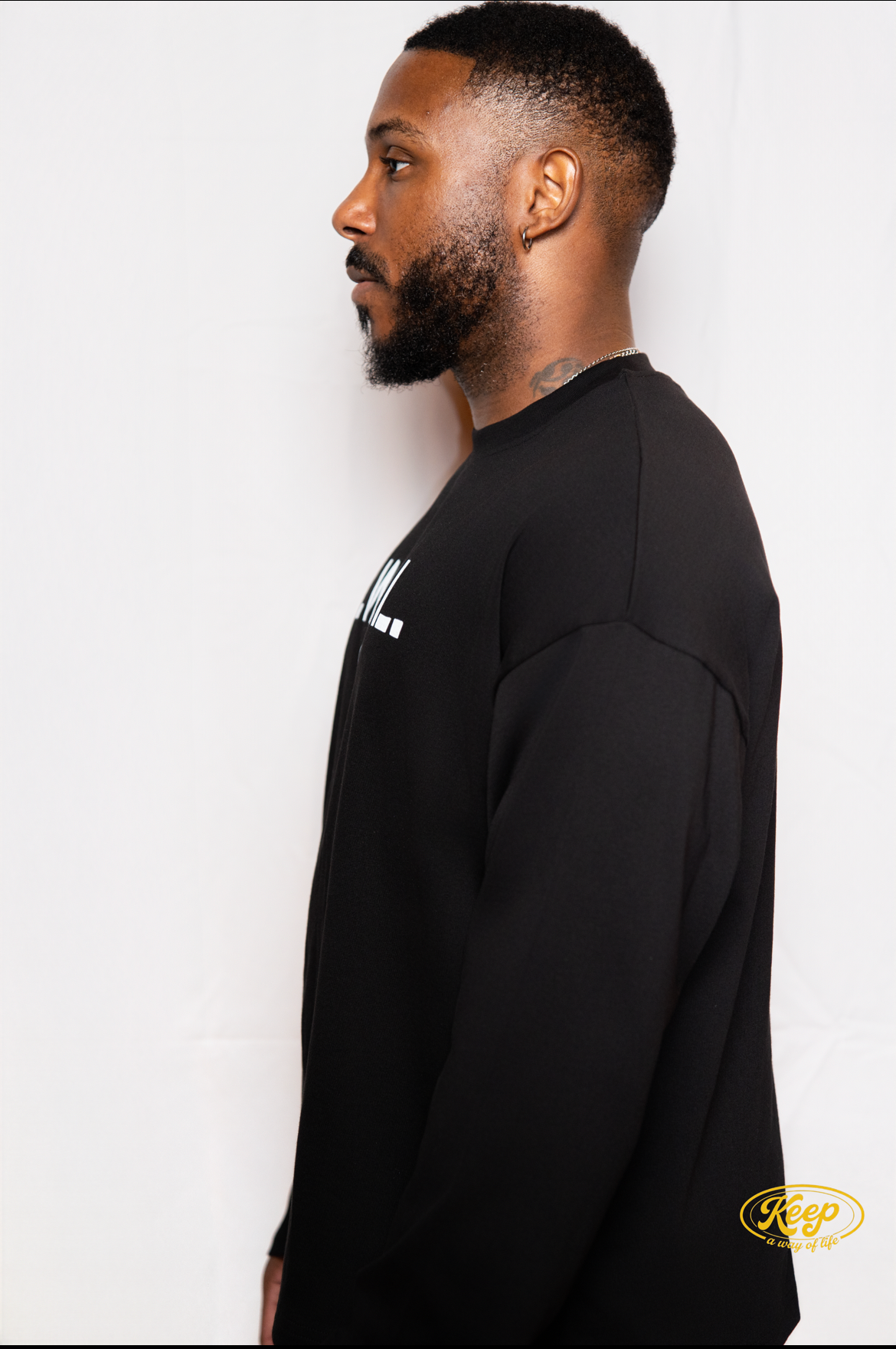 A.W.O.L. SLEEVE BLACK